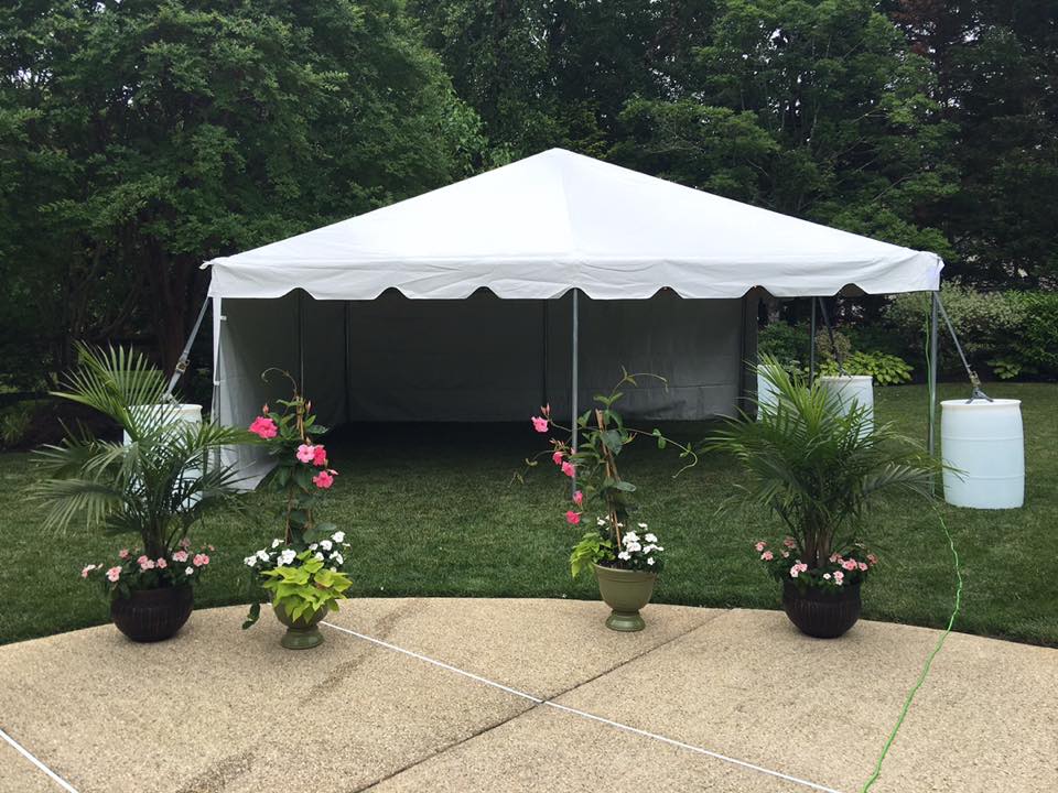 Open clearance side tent